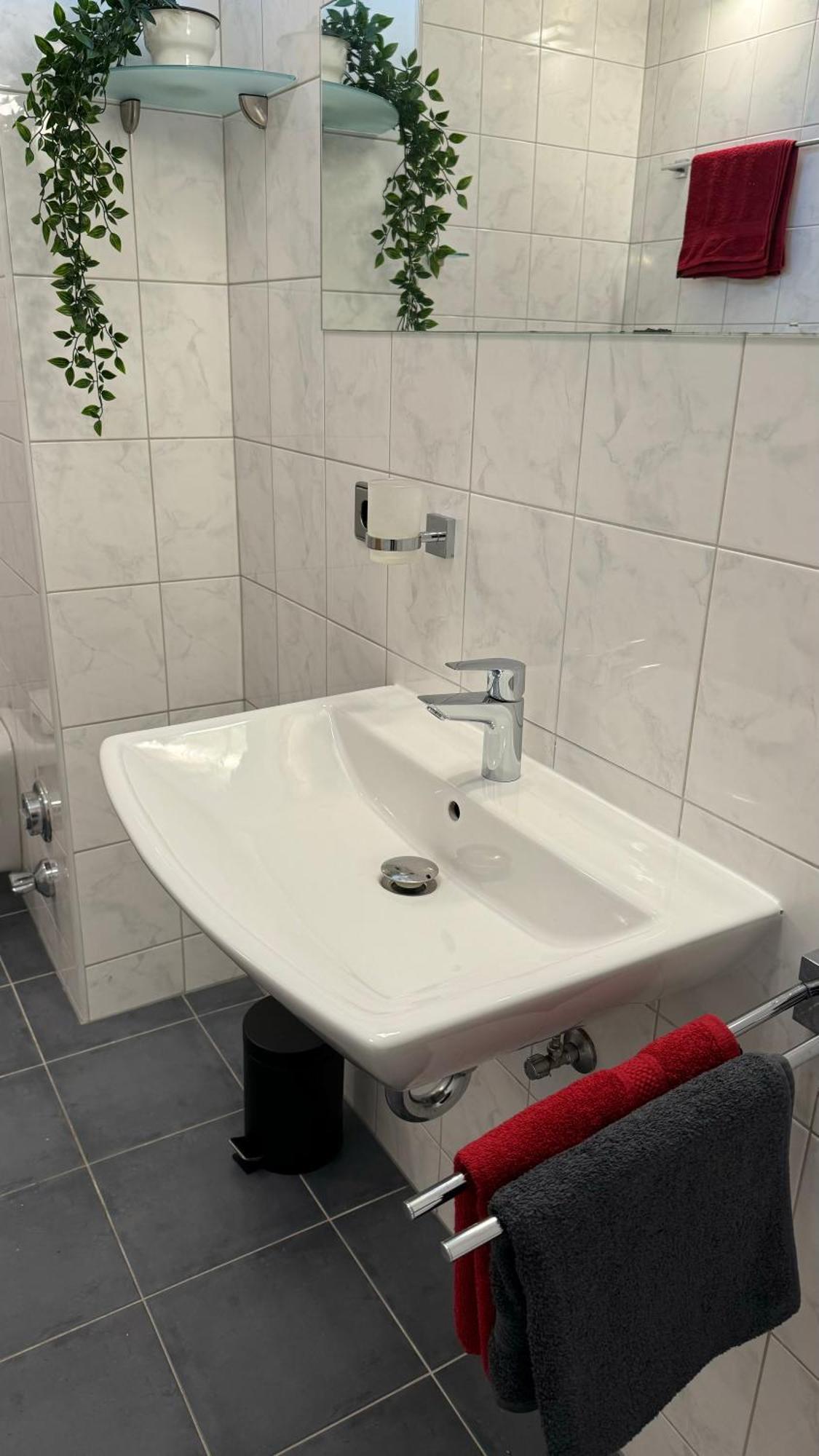 City Apartement Linz Fuer 5 Gaeste Mit Self-Checkin Und Kueche Экстерьер фото